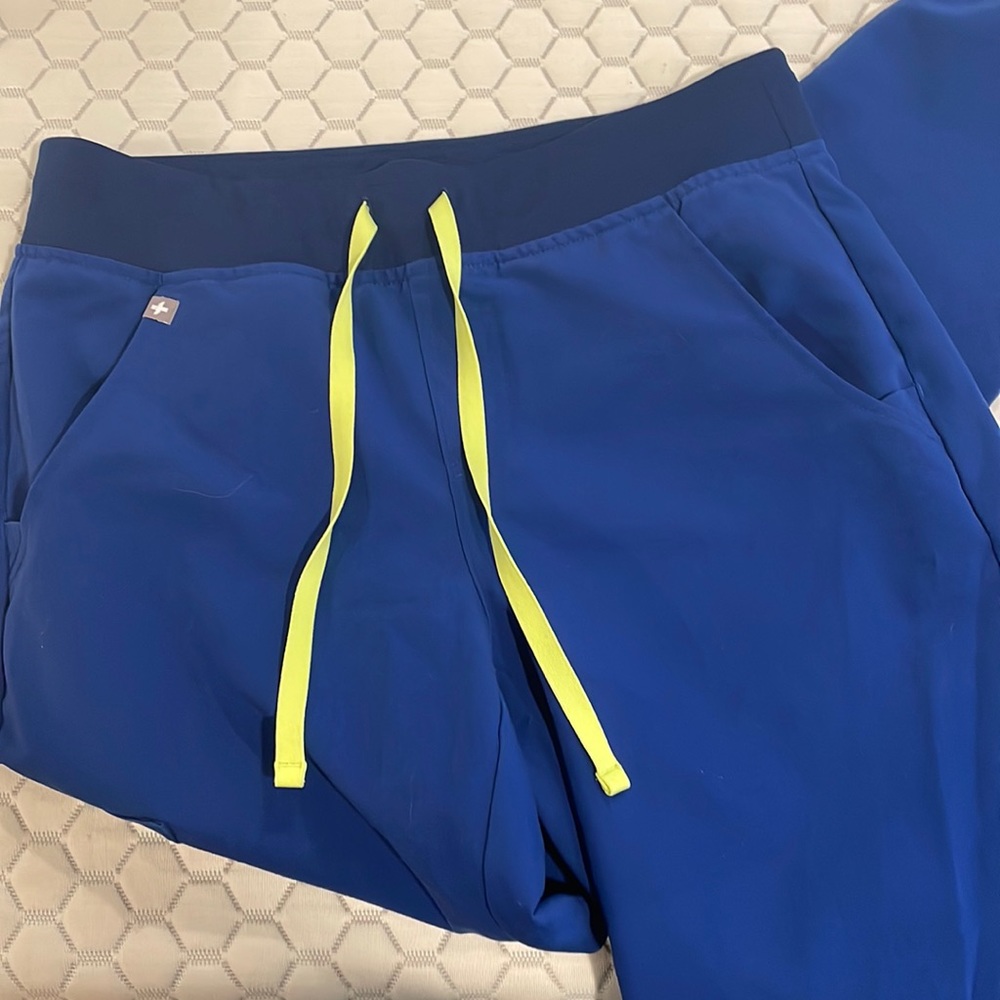 Zamora figs joggers